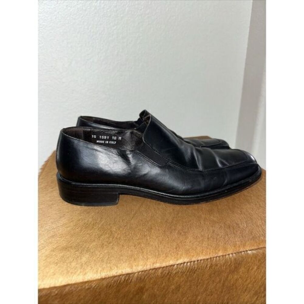 johnston and murphy Black Loafers 1591 size 10. Great Shape!